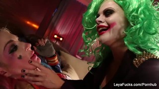 ホーリー・クイン・レヤが彼女のジョーカー・ナディアからワイルドなセックスをする