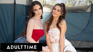 Adult Time - Le sorellastre spesso Opal e Hazel Moore si scopano a vicenda durante il soggiorno in campeggio