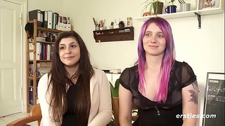 Ersties: Süße Deutsche Studentinnen Machen Es Mit Viel Öl