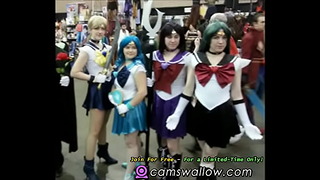 Sailor Moon Cosplay 超短裙免费偷窥色情停止独自自慰享受我们的 Cosplay 型号免费