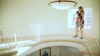 Glam Mature Pussylicked By Lesbian Teen