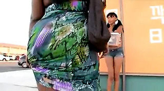 Girls in Love – BBW Mature seduces Skinny Young Girl