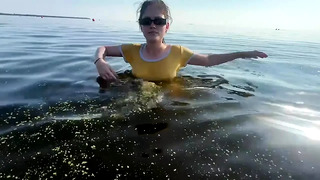 Wow! Met my younger stepsister at the beach, teased in the cabin and ended up having rough sex at home