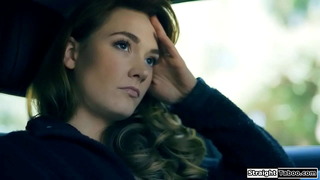 Lekarz ruchał lesbijkę pięścią, żeby zaszła w ciążę